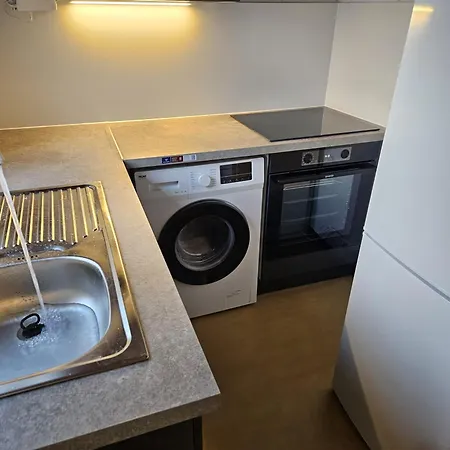 Monteurzimmer Leo 1 *